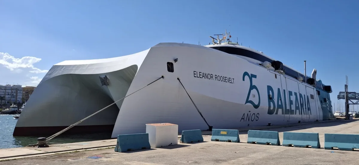 Baleària-Fähre Eleanor Roosevelt — das Schnellfährschiff auf der Route Dénia–Palma via Ibiza