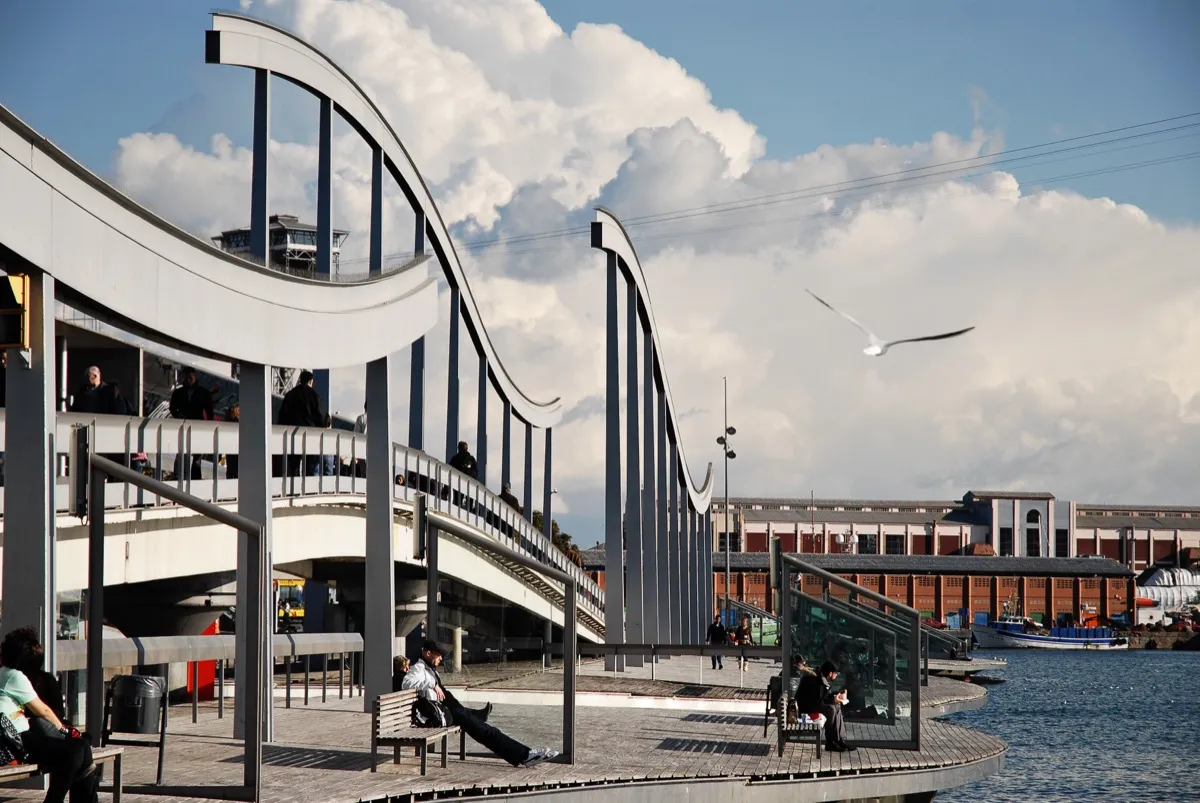 Kai am Barcelona Cruise Port Terminal – Blick auf das Fährterminal Barcelona