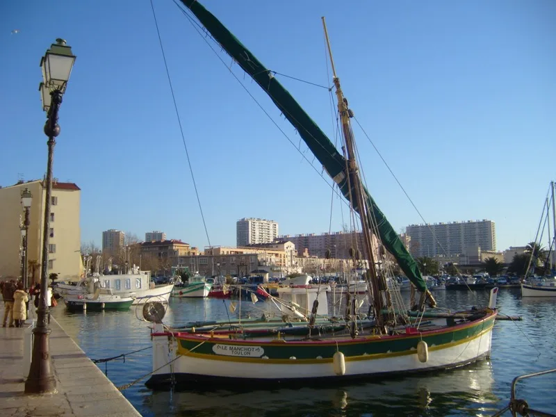 Hafen Toulon – Fischerboote und Altstadt, Abfahrtsort der Fähre nach Alcúdia